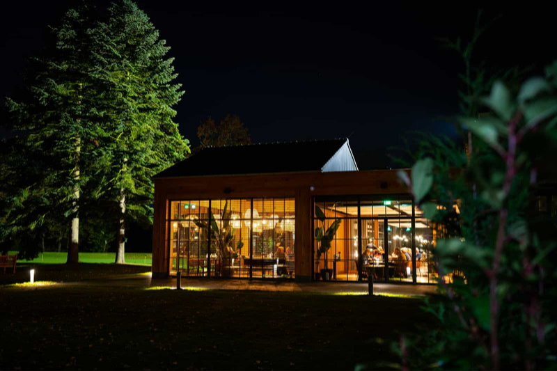 Laurius_dining_with_a_vieuw_natuur_en_recreatiegebied_de_ijzeren_man_weert (2)